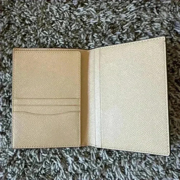 NWOT Coach STAR GOLD GLITTER TRAVEL PASSPORT HOLDER CASE - Picture 3 of 4